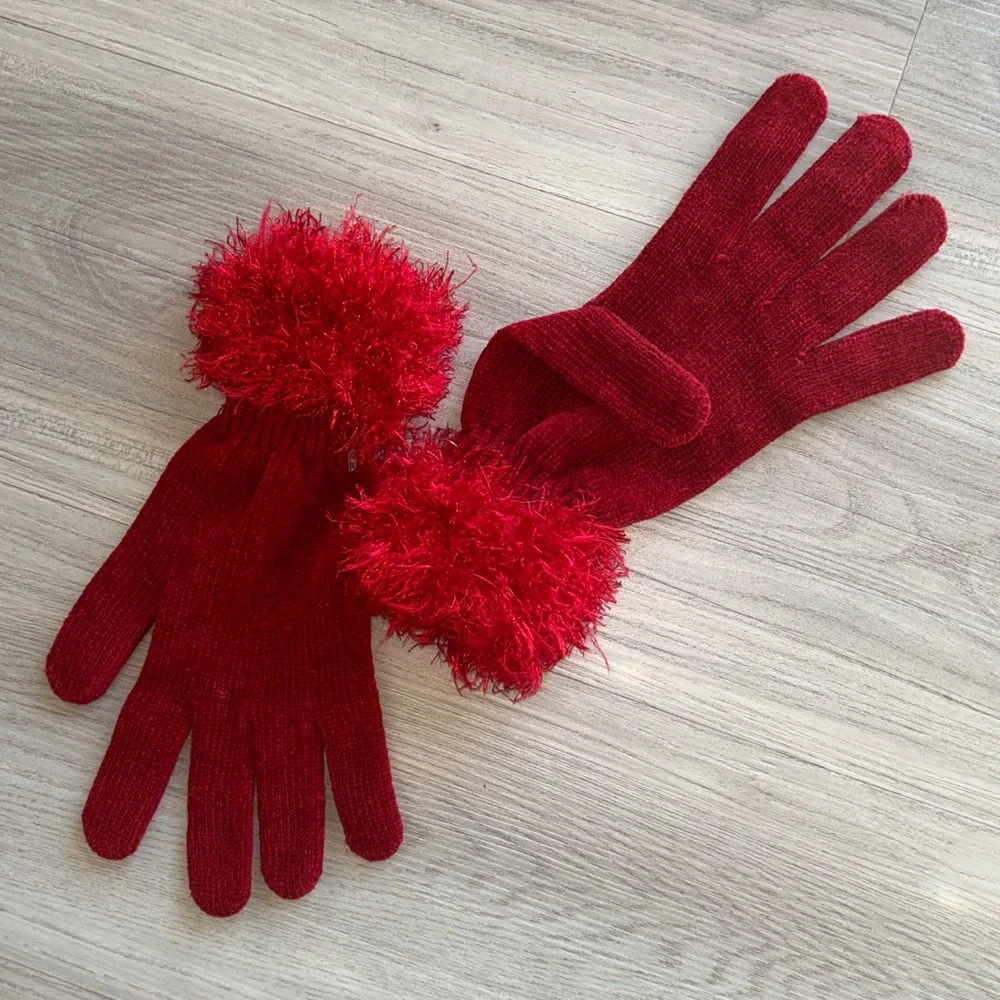 Fuzzy Cuff Gloves Red NWOT Stretch Winter Monochrome Glam